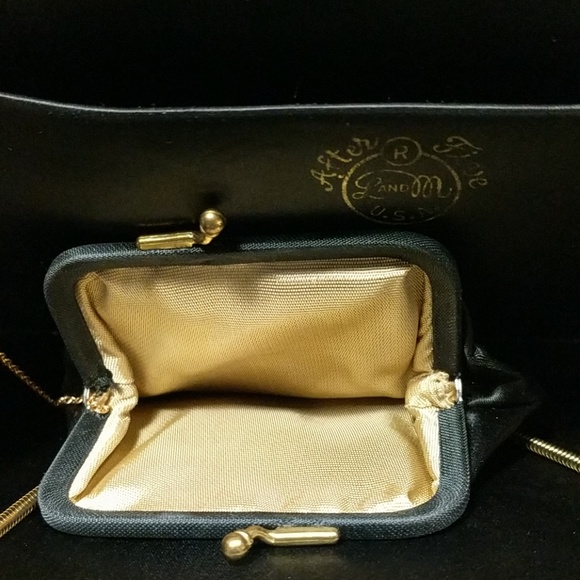 L&M After Five 👛 with coin 👛 - Picture 8 of 8